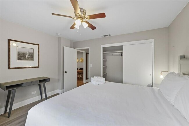 Building Photo - 3645 Peachtree Rd NE