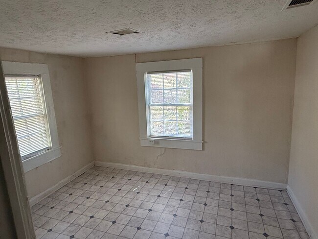 Building Photo - 2706 Norris Rd