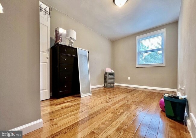 Building Photo - 937 Grant Rd