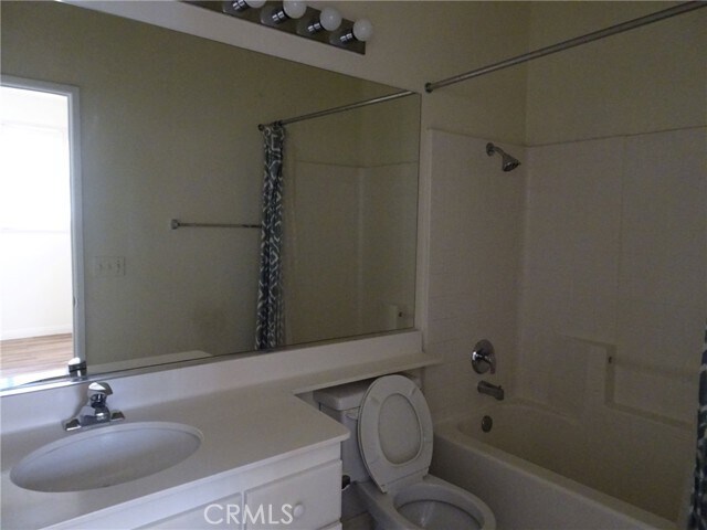 Building Photo - 406 N Kenwood