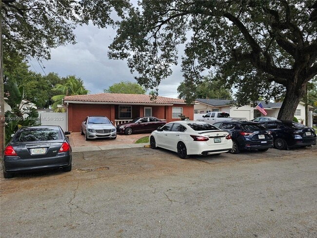 Building Photo - 651 SW 66th Ave