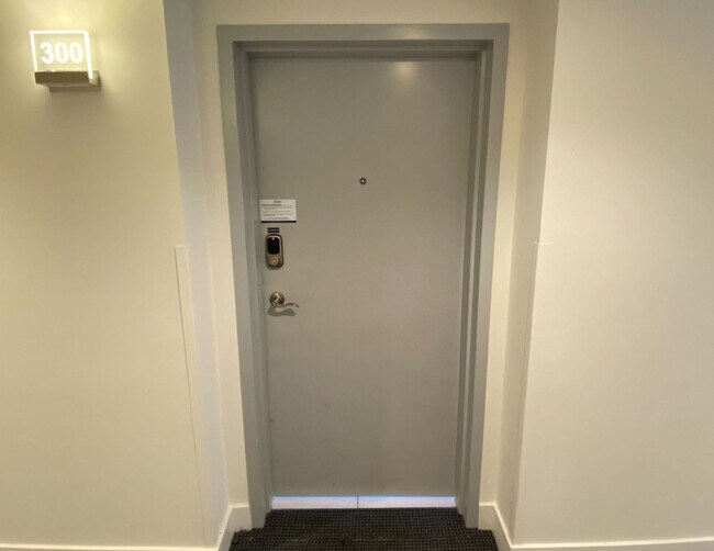 Building Photo - 1710 SW 27th Ave