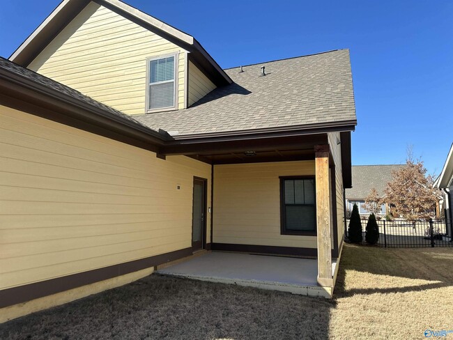 Building Photo - 1520 Hammock St