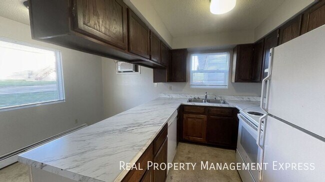 Building Photo - 3709 S Cathy Ave