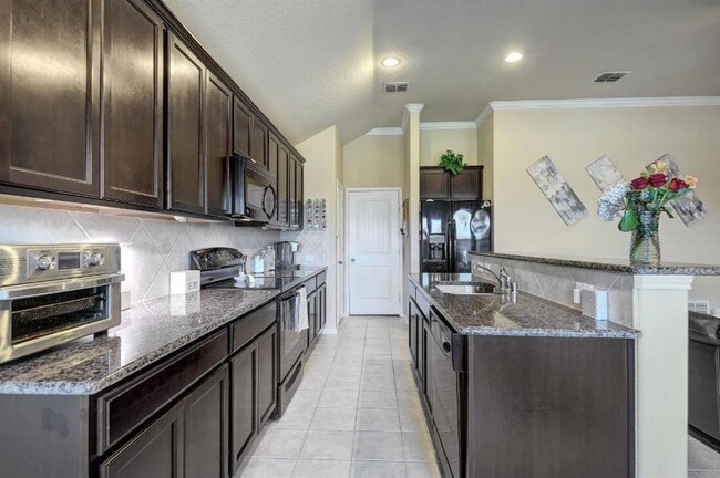 Building Photo - 11701 Summer Springs Dr