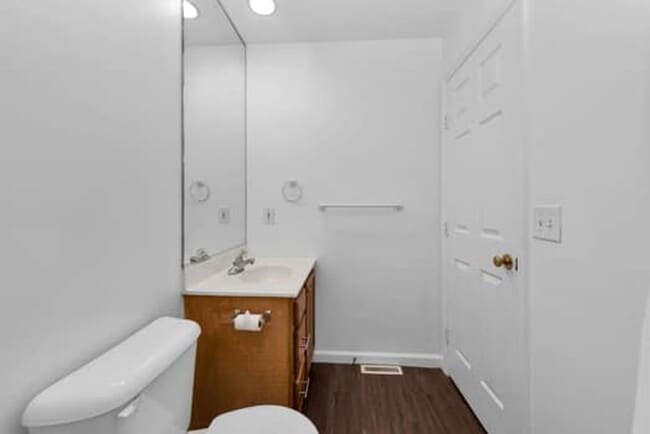Building Photo - 5691 Victoryview Ln