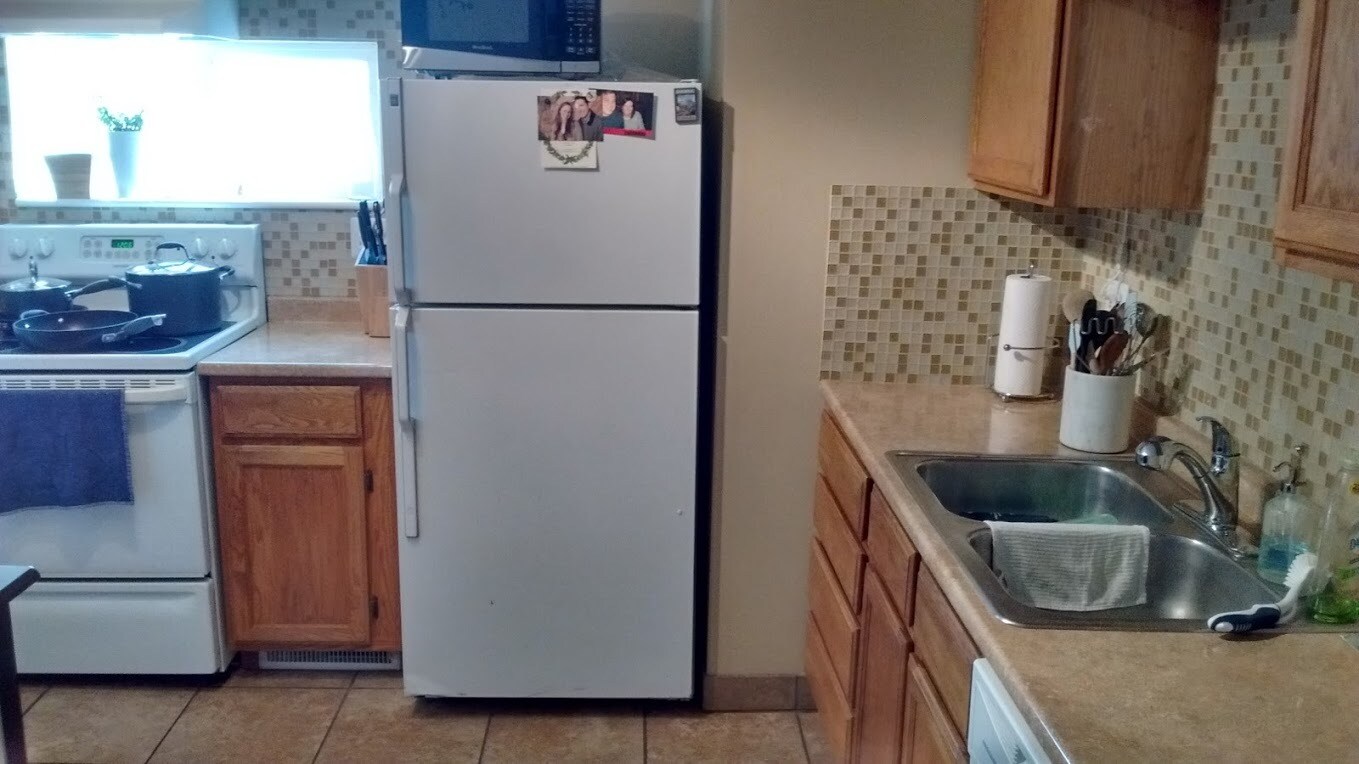 Building Photo - 2771 S Lake St