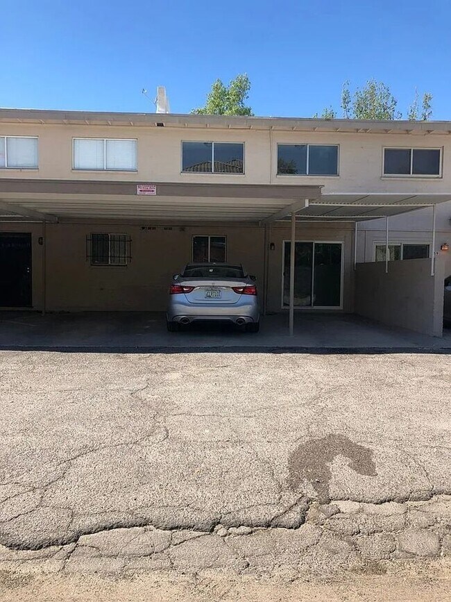 Building Photo - 6565 N 19th Ave
