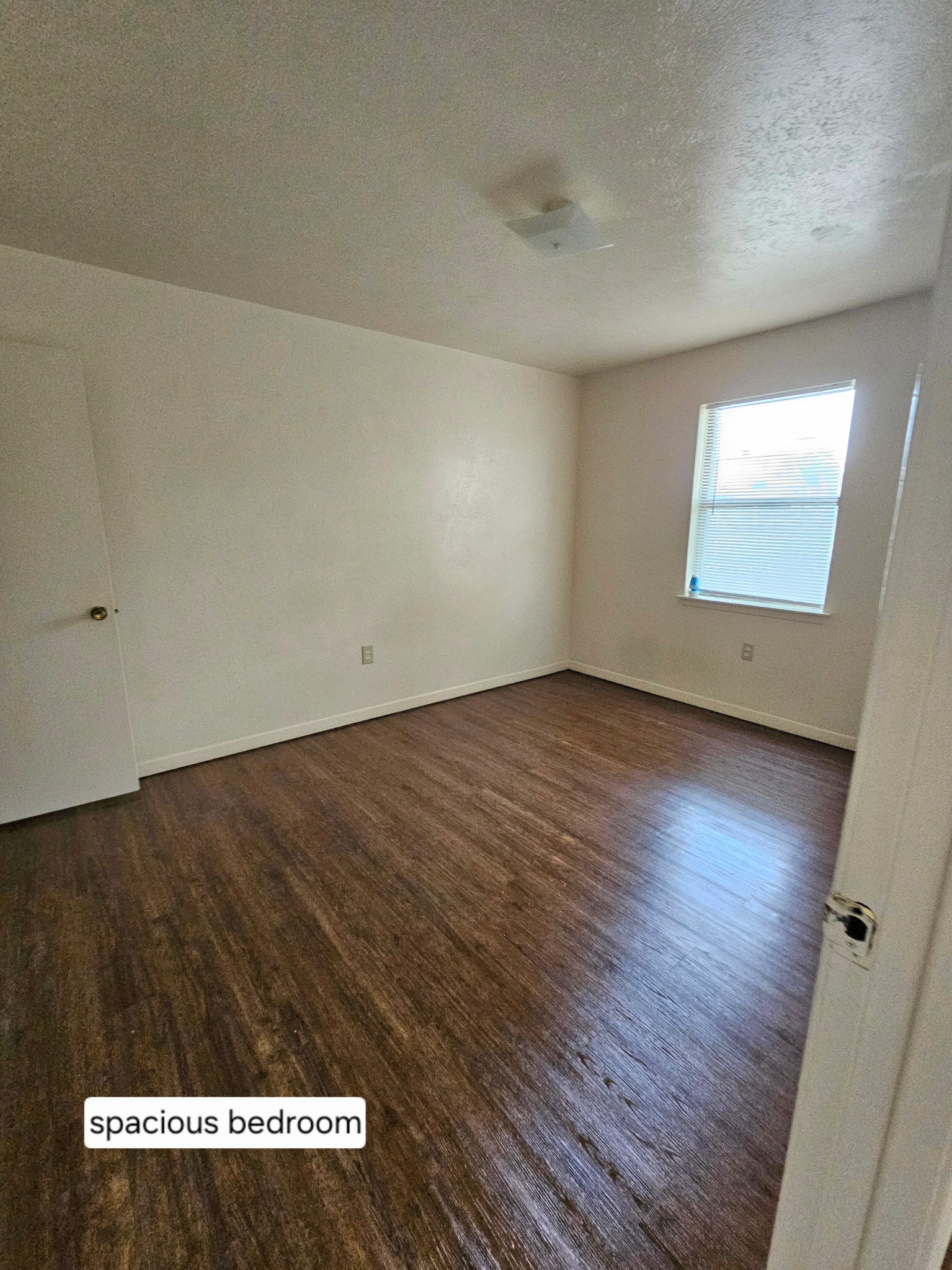 Building Photo - 102 E Avenue A