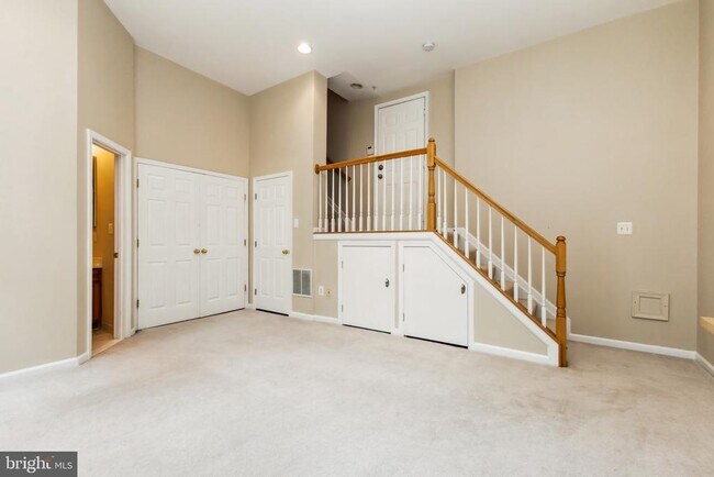 Building Photo - 49 Inkberry Cir