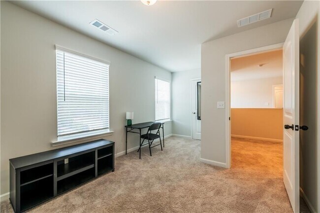 Building Photo - 4700 Blake Lp