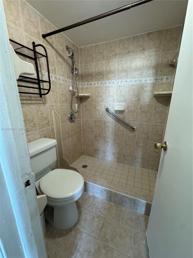 Building Photo - 1101 SW 122nd Ave