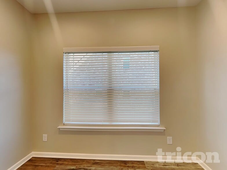 Building Photo - 143 Edgefield Ct