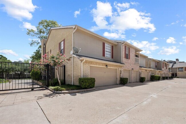 Building Photo - 7350 Kirby Dr