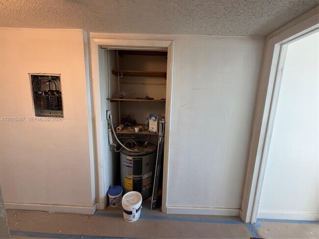Building Photo - 6930 Miami Gardens Dr