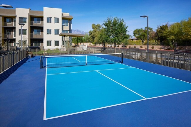 Building Photo - 74300 Country Club Dr