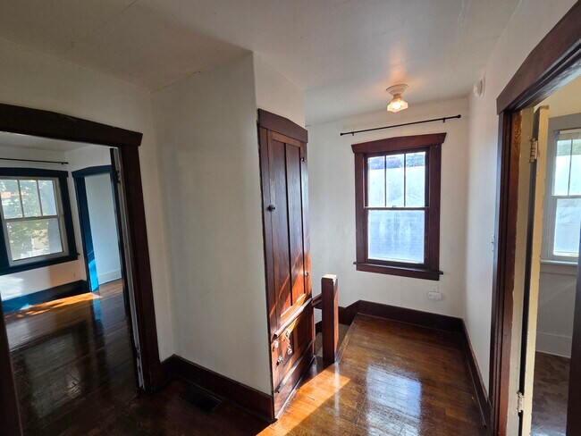 Building Photo - 509 14th St