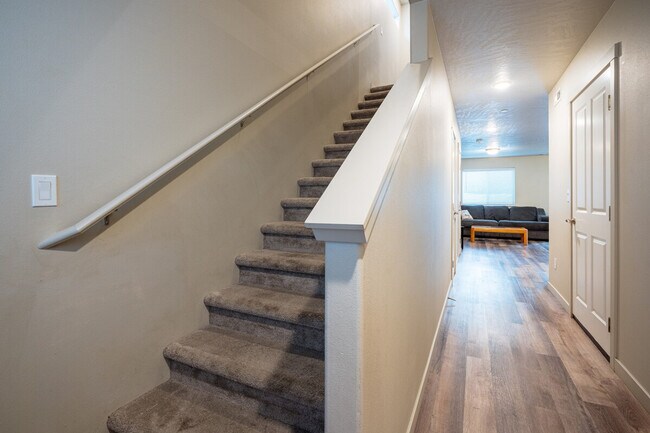 Building Photo - 5 S Kellogg St