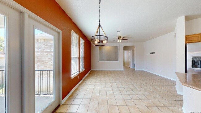 Building Photo - 101 Springtree Cliff