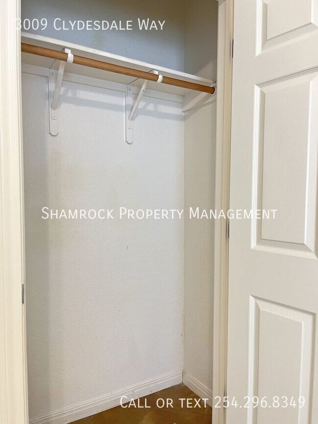 Building Photo - Surrey Ridge duplex