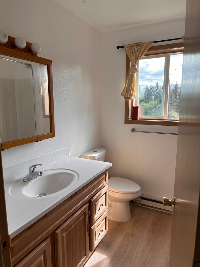 Building Photo - 895 Linda Ct