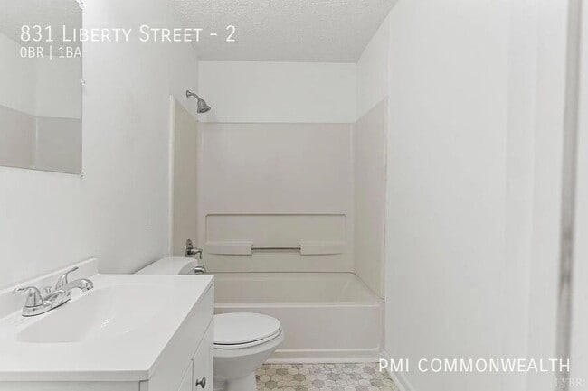 Building Photo - 831 Liberty St