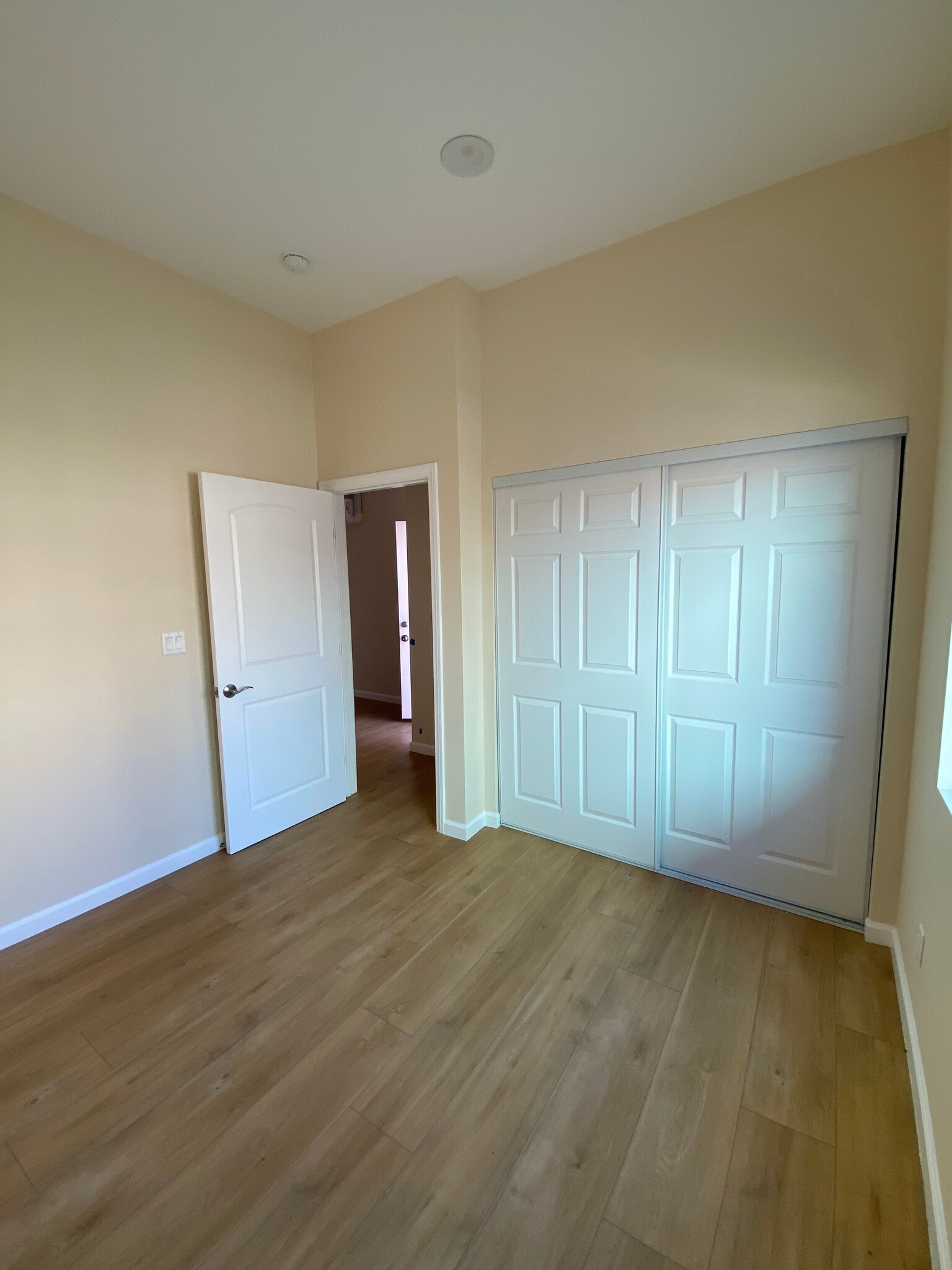 Bedroom - 371 Douglas St