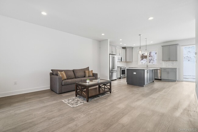 Building Photo - 4034 Chestnut Rdg Rd