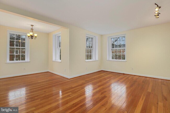 Primary Photo - 3879 Rodman St NW