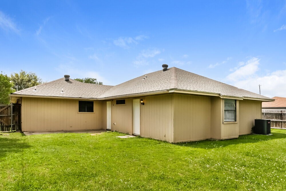 Building Photo - 101 Colony Dr