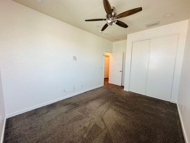 Building Photo - 1835 Vesta Dr