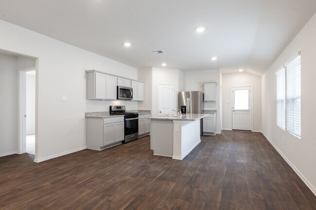 Building Photo - Harvest Creek Home Available for August Move-In!