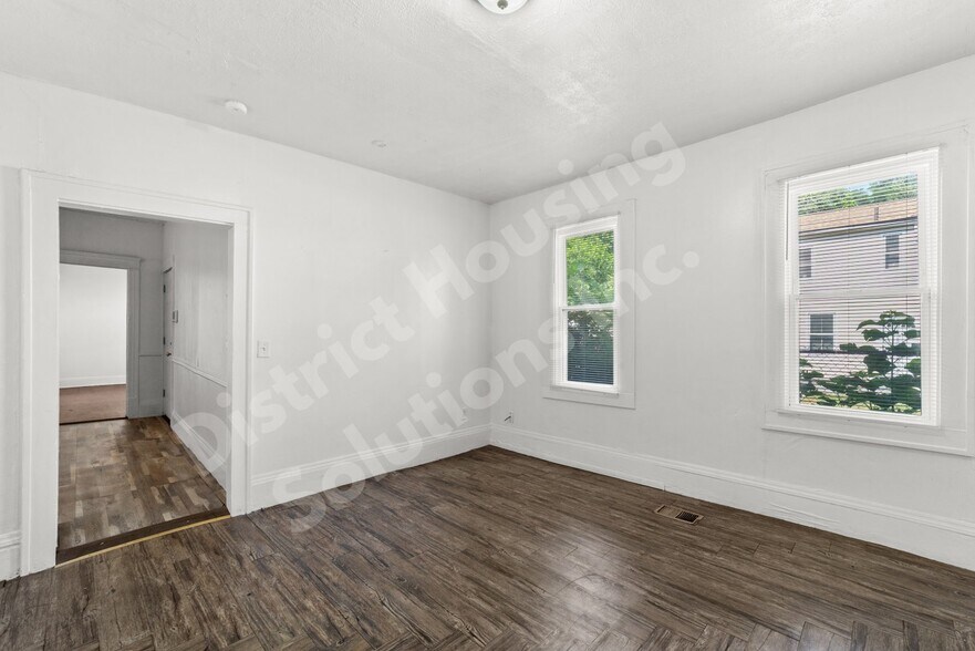 Building Photo - 8302 Sowinski Ave