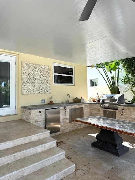 Building Photo - 1527 Mayo St