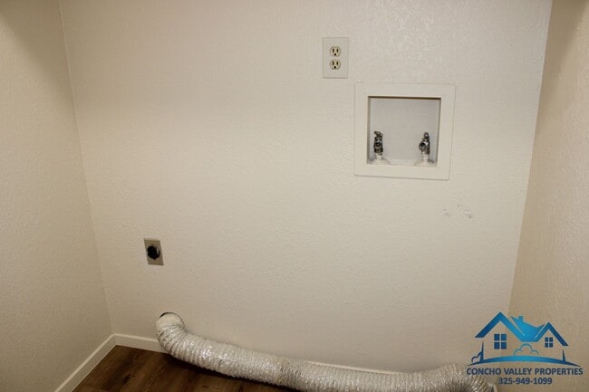 Building Photo - For Rent - 3 Bed/ 2 Bath in Capitol Heights