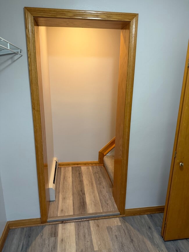 Building Photo - 3062 Laird Ave