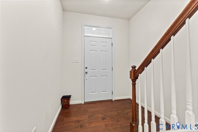 Building Photo - 3904 Village Townes Walk