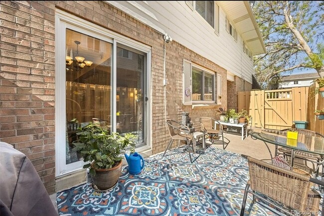 Building Photo - 9786 Orangewood Dr