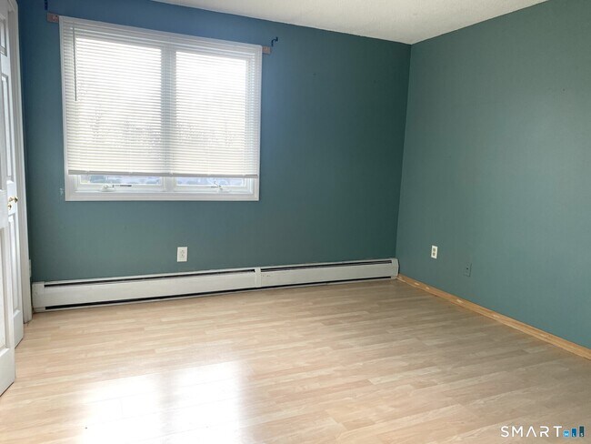 Building Photo - 31 Locust Cir