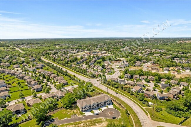 Building Photo - Brand New!! Townhome 3 Bed 2.5 Bath in Olathe-Available in JULY!!