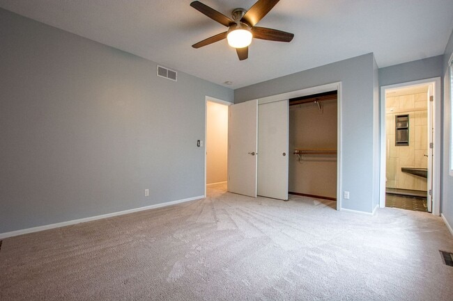 Building Photo - Super Cute 3 Bedroom / 2.5 Bath Home!