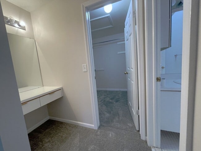 Building Photo - Spacious Condominium