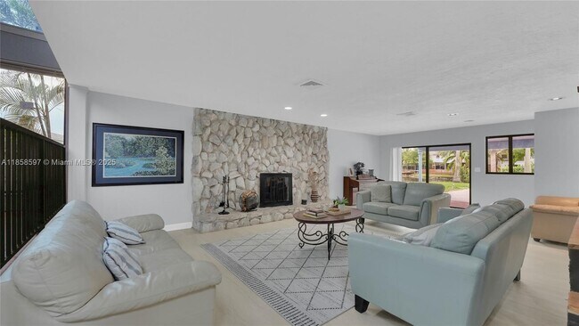 Building Photo - 540 SW 101st Ave