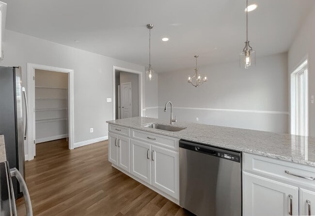 Building Photo - Sullivan Lane