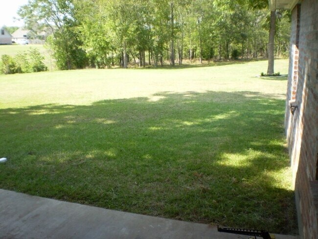 Building Photo - 2471 Brookside Dr