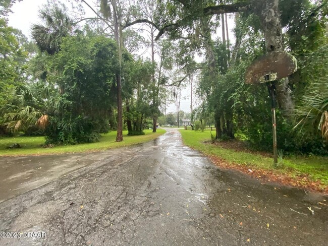 Building Photo - 1 Arrowhead Dr