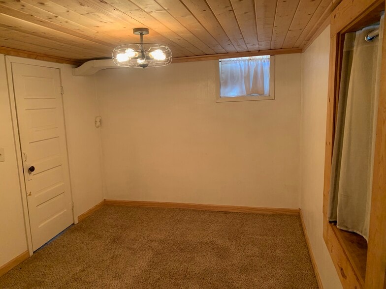 Bedroom - 709 Farlow Ave