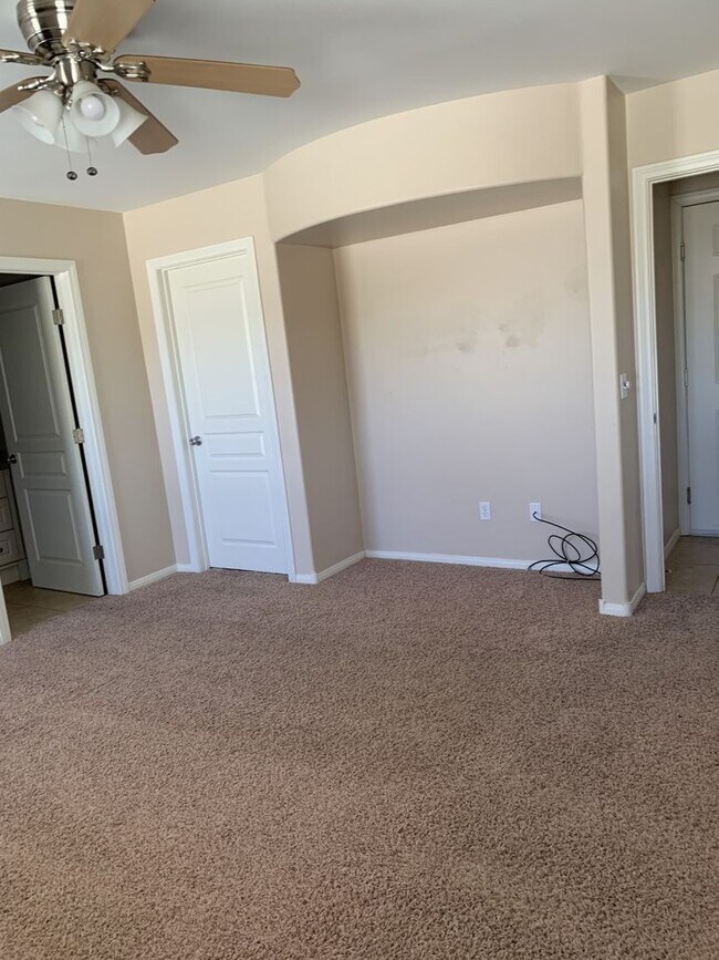 Building Photo - AVAILABLE NOW $350 off First Month Rent