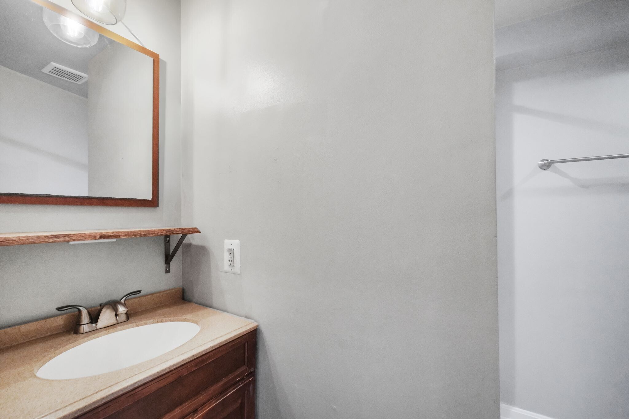 Building Photo - 318 Farragut St NW