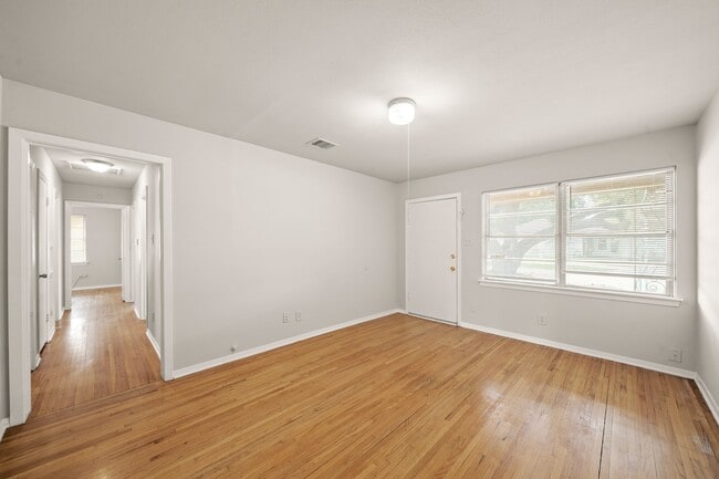 Building Photo - 3301 Earl St